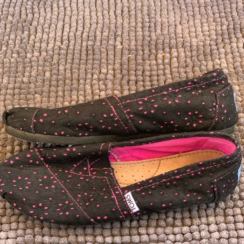 Toms - Picture 5 of 5